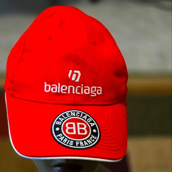 BALENCIAGA Soccer Cap - Picture 2 of 8
